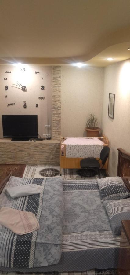 Armenia Guest House In Komitas Yerevan Exterior photo